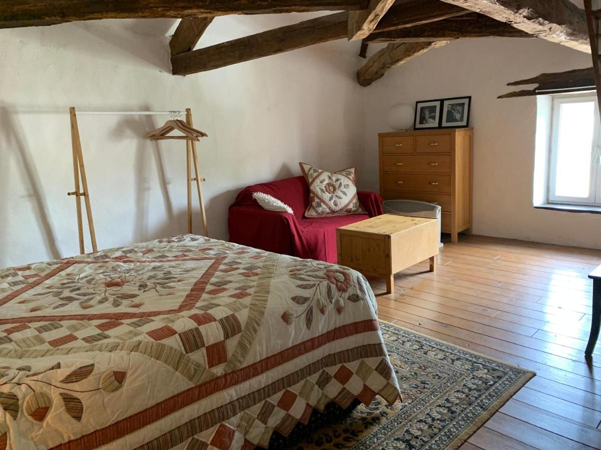 Chambre Sdb Privee Townhouse 26 Chambres D'Hotes Civray Civray  Exterior foto